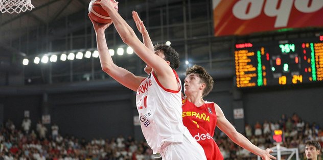 18 Yaş Altı Erkek Basketbol Takımı’mız ikinci oldu!