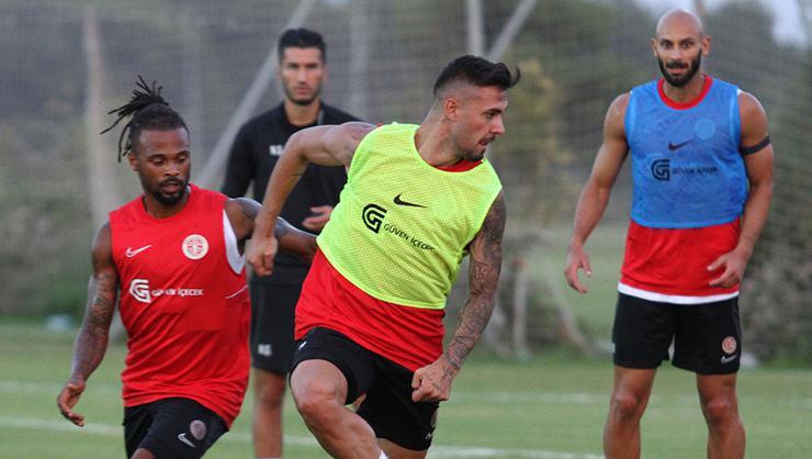 Antalyaspor tam takım Trabzonspor maçına hazırlanıyor