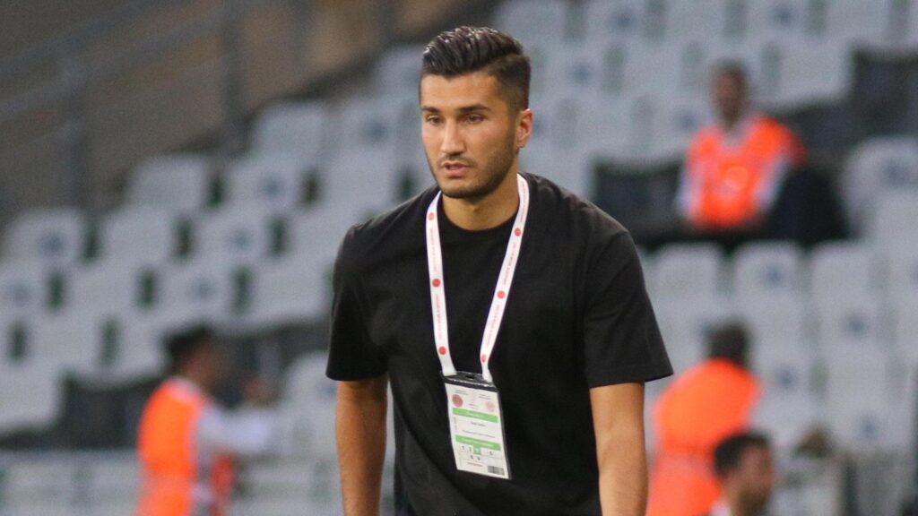 Antalyaspor’da Nuri Şahin’in diploma sevinci