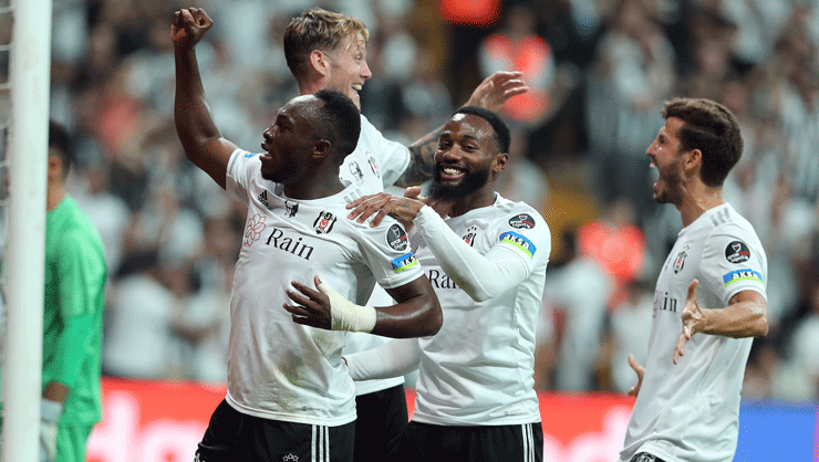 Beşiktaş zirveye uçtu