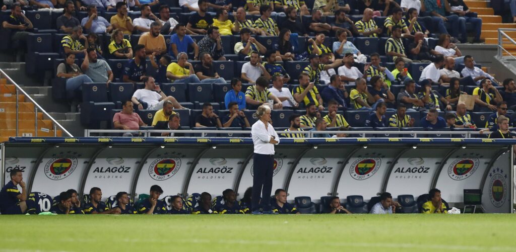 Fenerbahçe’de ayrılıklar sürecek! İşte o isimler…