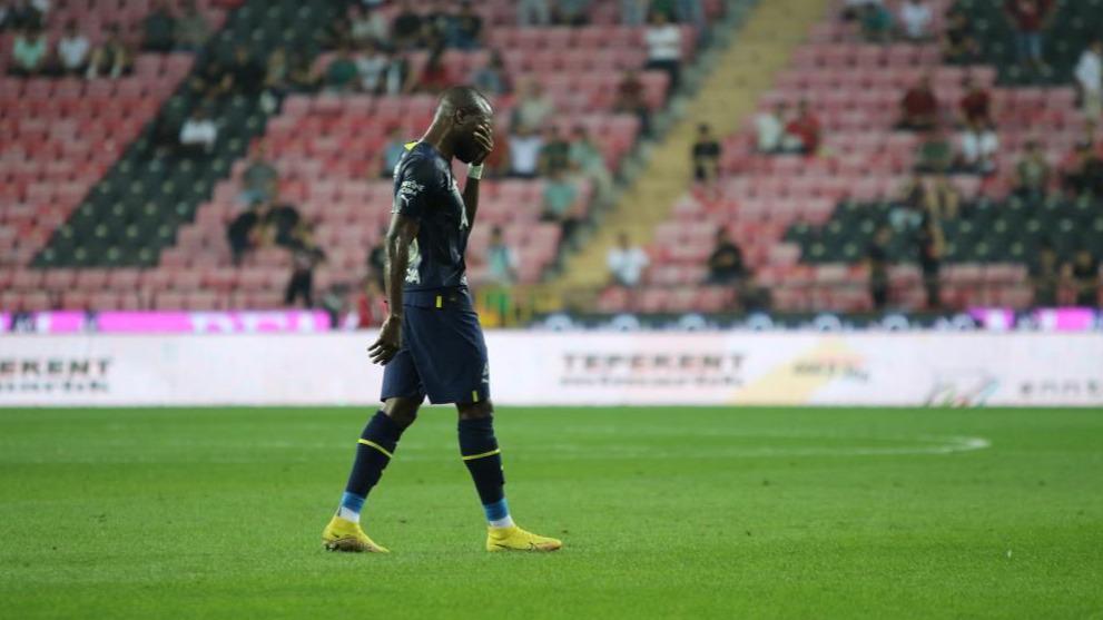 Fenerbahçe’de Enner Valencia’dan kırmızı kart ve özür açıklaması