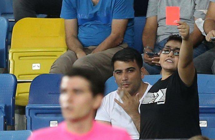 Gençlerbirliği taraftarından hakeme kırmızı kart!