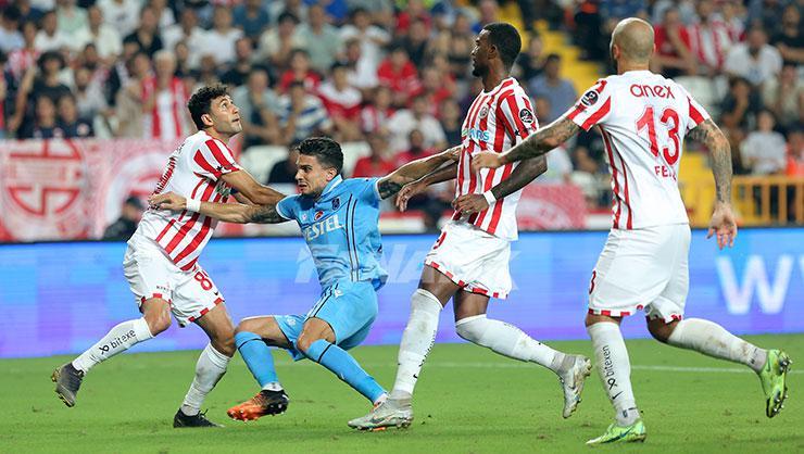 Marc Bartra: Kazanabileceğimiz maçtan kaybederek ayrılıyoruz