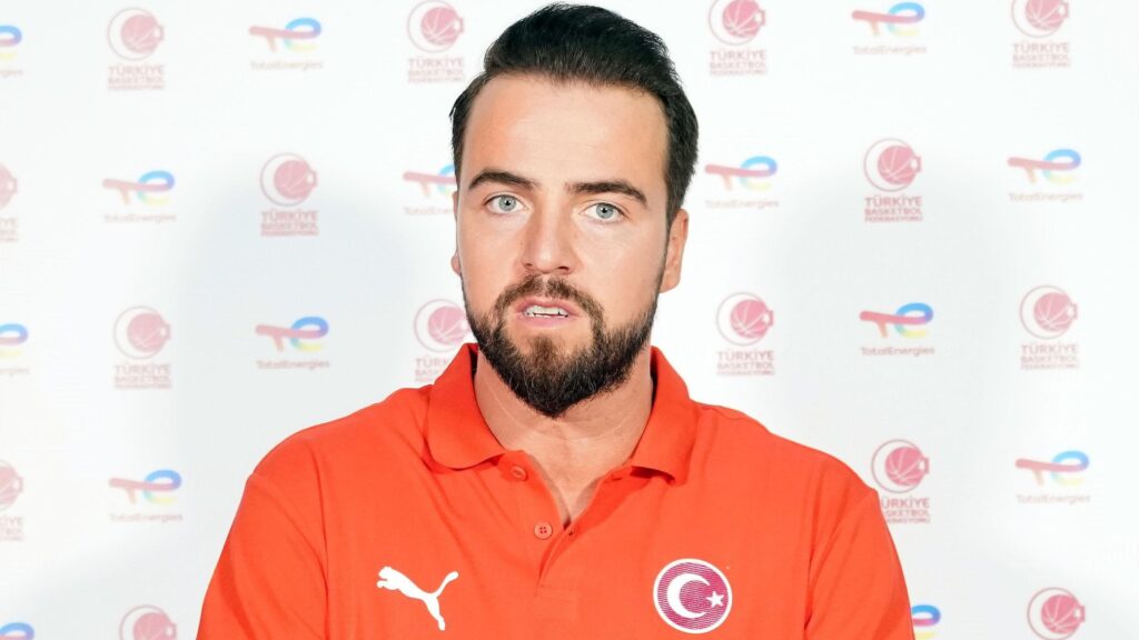 Melih Mahmutoğlu: Seyircimizle birlikte daha coşkulu oynuyoruz