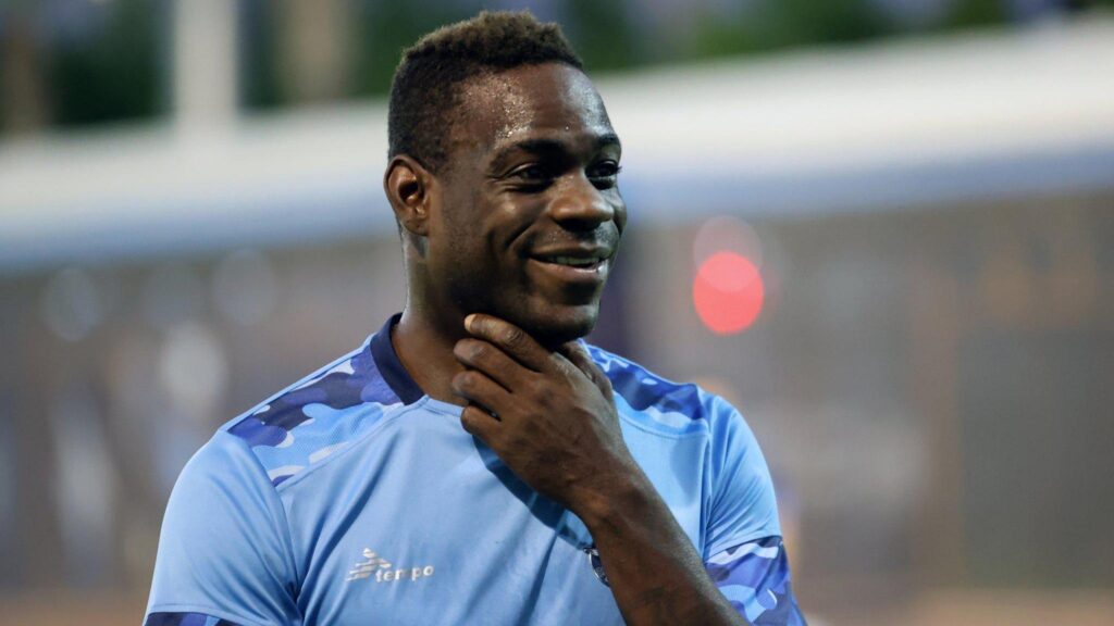 Son dakika | Transfer haberi: Mario Balotelli resmen Sion’da!