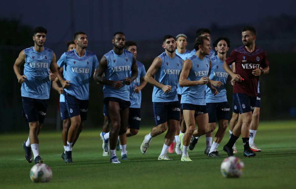 Trabzonspor, 8 eksikle Ümraniyespor maçı hazırlıklarına başladı