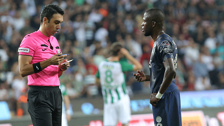 Valencia’nın hareketi kırmızı kart mı? Deniz Çoban noktayı koydu!