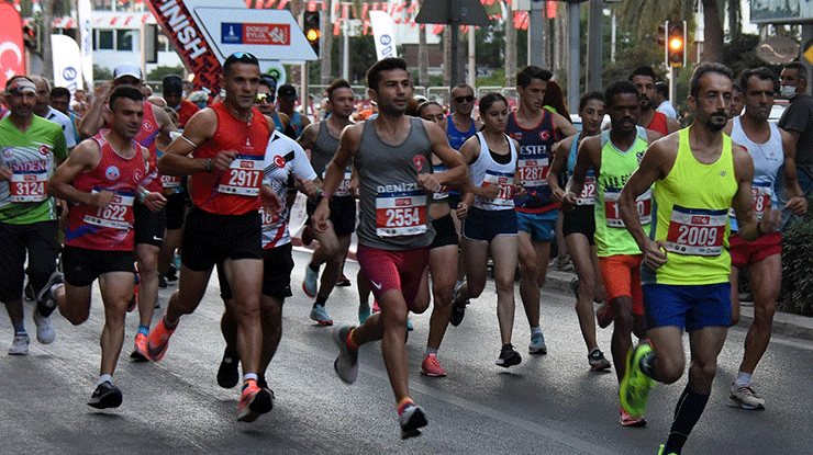 9 Eylül İzmir Yarı Maratonu, rekor katılımla koşulacak