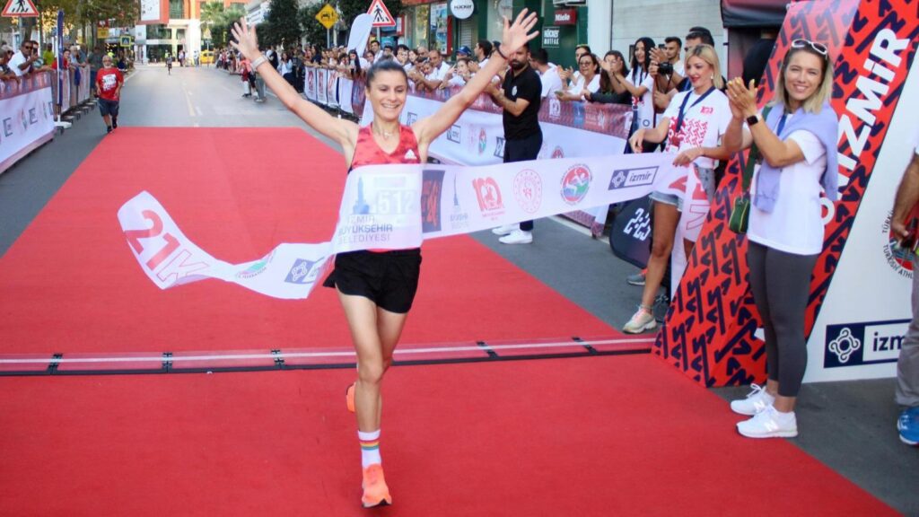 9 Eylül İzmir Yarı Maratonu’na rekor katılım