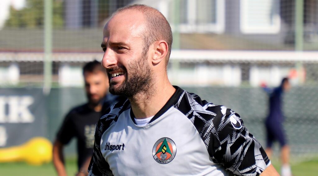 Alanyaspor’da Efecan Karaca geri döndü!