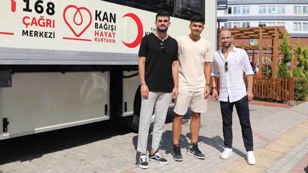 Alanyasporlu futbolculardan anlamlı bağış