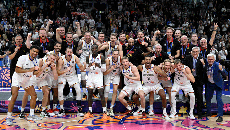 Almanya 17 yıl sonra Avrupa kürsüsünde