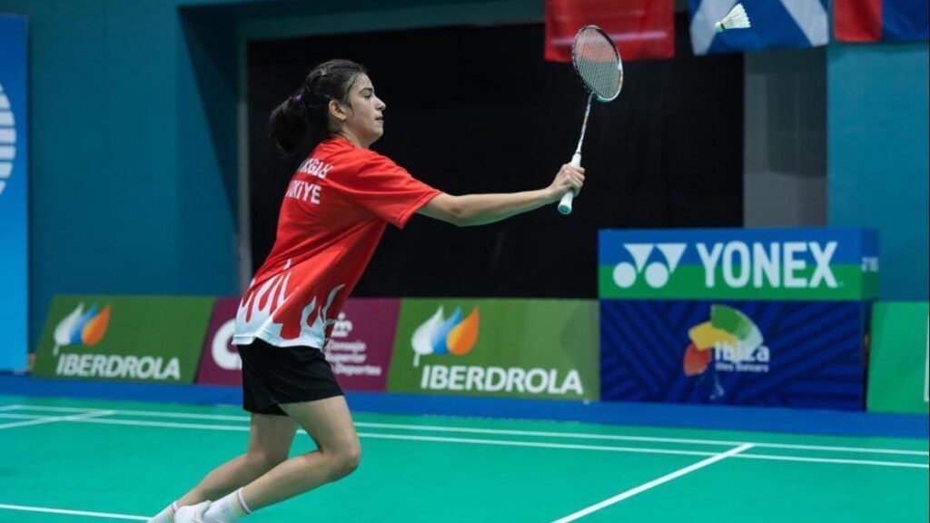 Badmintonda genç millilerimizden 1’i altın 3 madalya