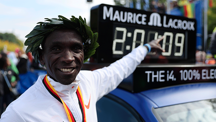 Berlin Maratonu’nda Kipchoge’den dünya rekoru