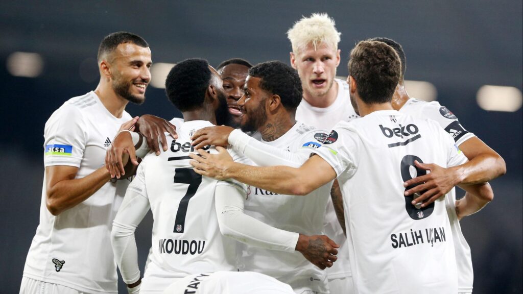 Beşiktaş’ta gözler Fenerbahçe derbisine çevrildi