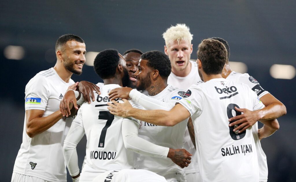 Beşiktaş’ta teknik ekipten kadroya 3 dokunuş