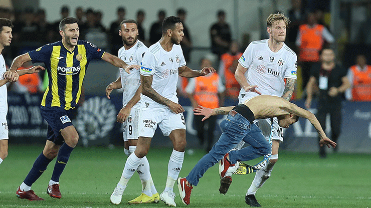 Beşiktaş’ta Wout Weghorst sitem etti: Bu durum kabul edilemez!