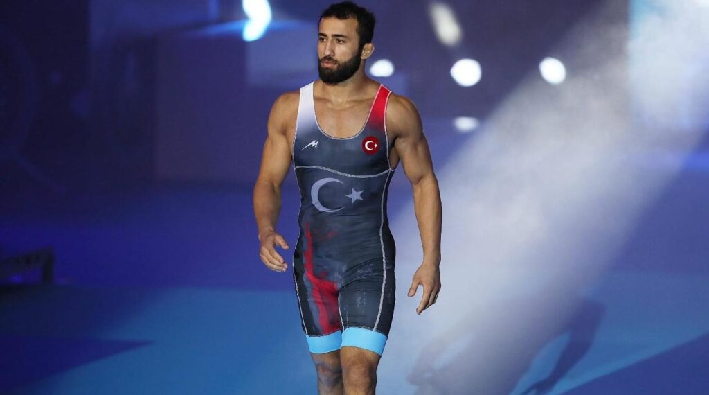 Burhan Akbudak: İnşallah altın madalya ile ülkemize döneceğiz