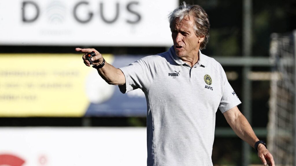 Eski oyuncusu Roma’dan Jorge Jesus’a büyük övgü: Taktik anlamda en iyisi