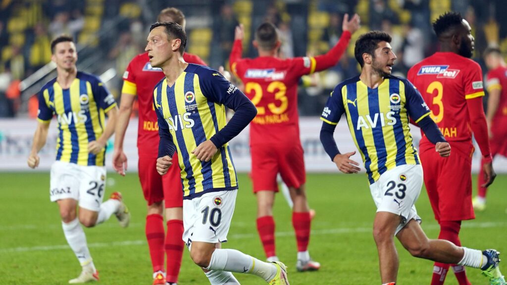 Fenerbahçe ile Kayserispor 53. randevuda