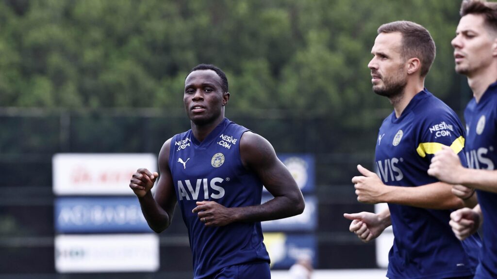 Fenerbahçe’de 3 isme takım bulunamadı