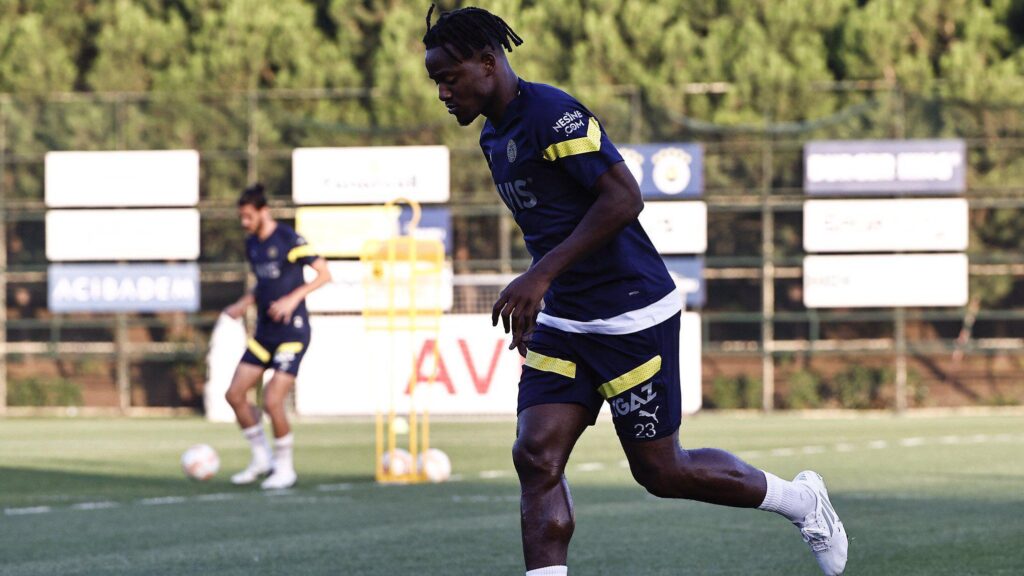 Fenerbahçe’de Batshuayi’nin gözü 11’de