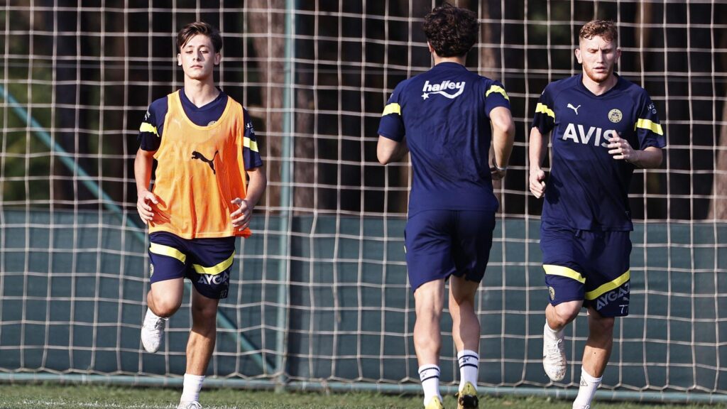 Fenerbahçe’de Burak Kapacak ayrılığın eşiğinde! Karagümrük peşinde