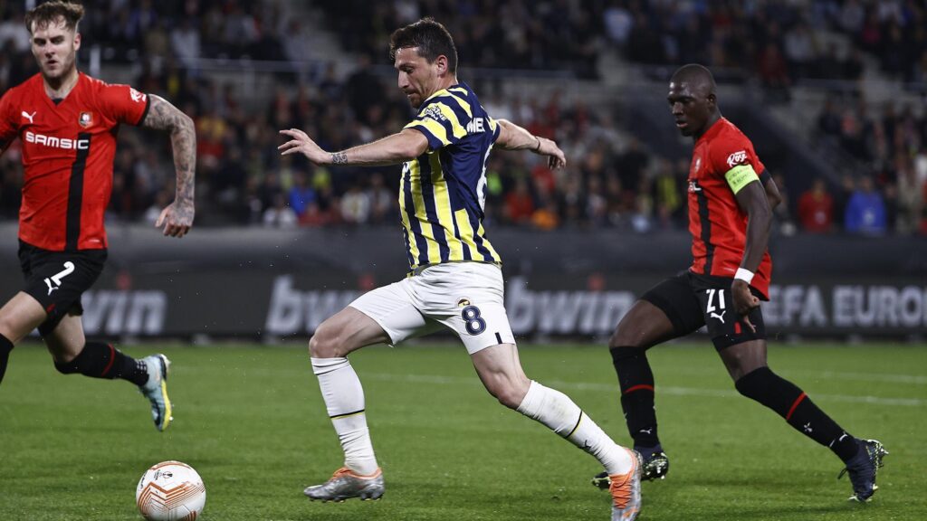 Fenerbahçe’de Mert Hakan Yandaş’a mini kamp