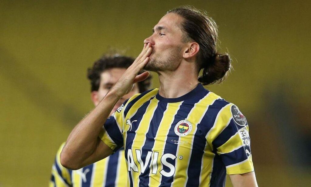 Fenerbahçeli Miguel Crespo, top kazanmada Avrupa’nın zirvesinde