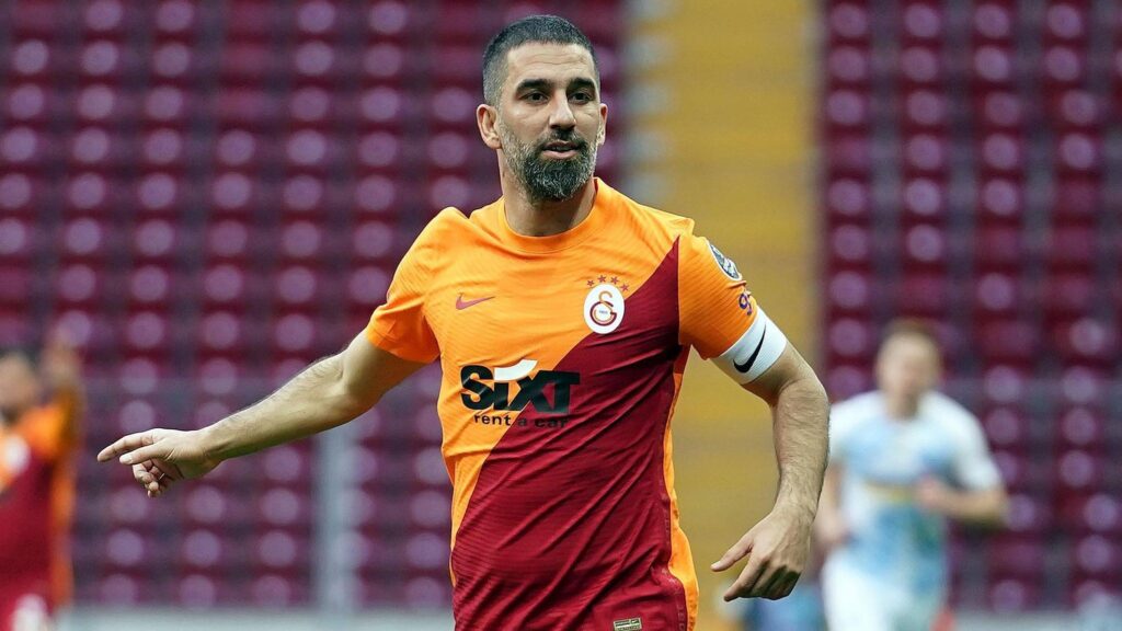 Futbolu bırakan Arda Turan için bomba iddia!