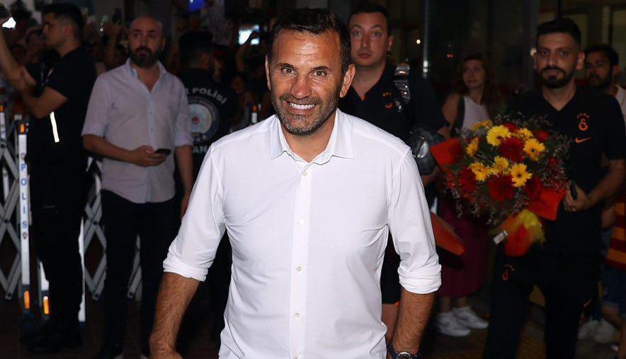 Galatasaray kafilesine Adana’da coşku karşılama