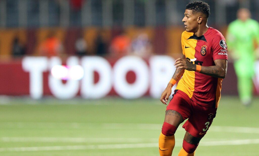 Galatasaray’da Patrick van Aanholt’a yol gözüktü