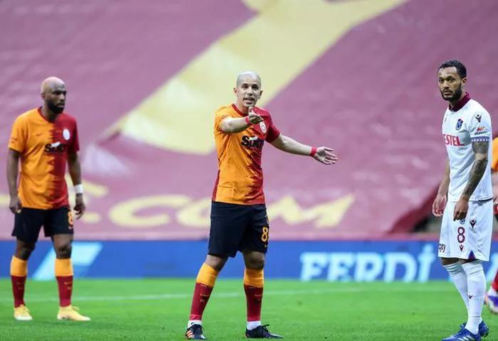 Galatasaray’dan Babel ve Feghouli’ye ceza!