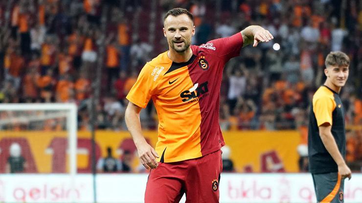Galatasaray’ın yeni transferine sürpriz talip!