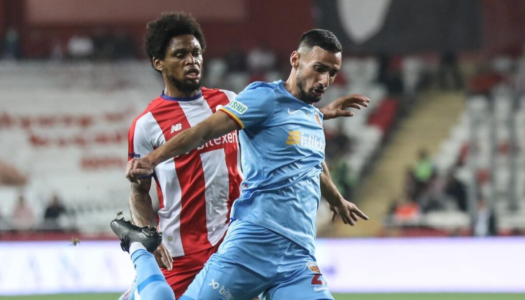 Kayserispor ile Antalyaspor 29. randevuda