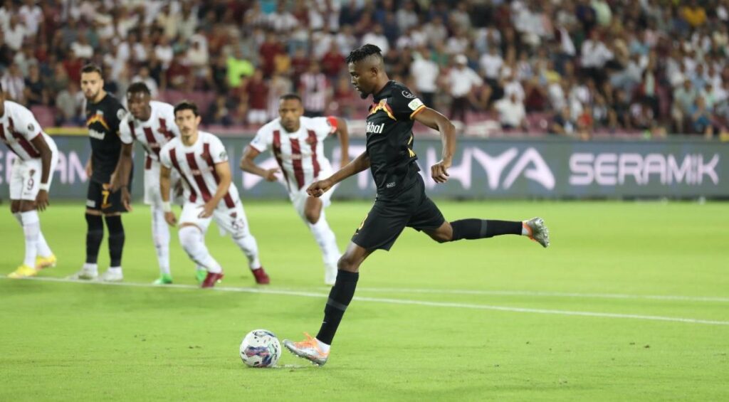 Kayserispor’da Bernard Mensah siftahı yaptı