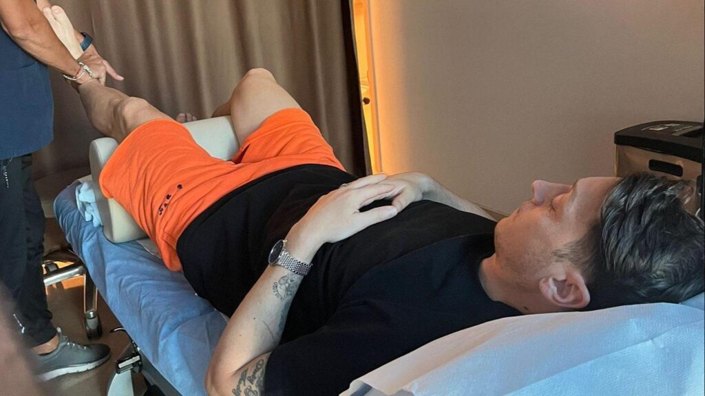 Mesut Özil ameliyat olacağını açıkladı