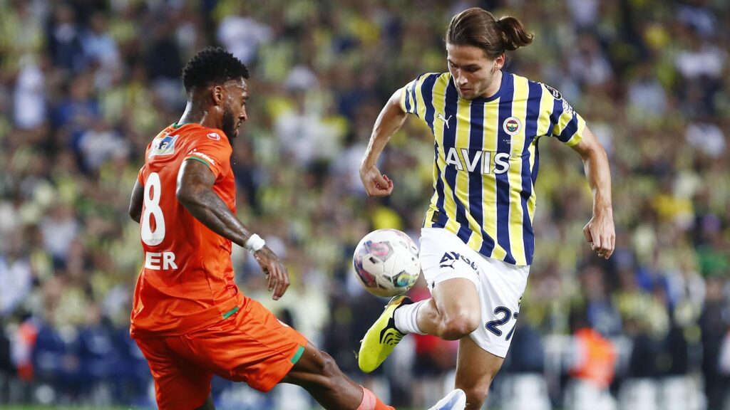 Miguel Crespo, Avrupa’da zirveye oynuyor