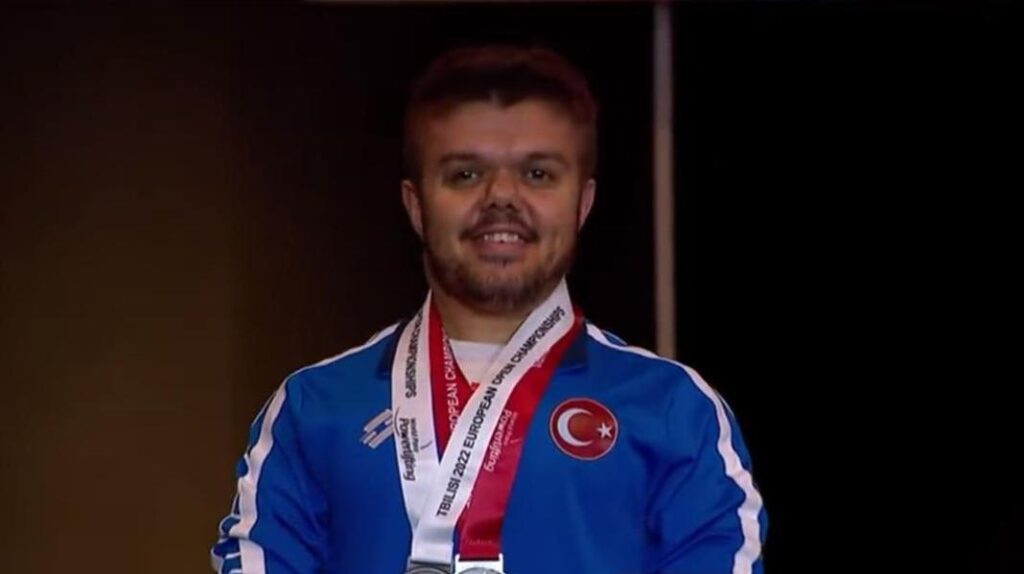 Para halterde 2 gümüş madalya