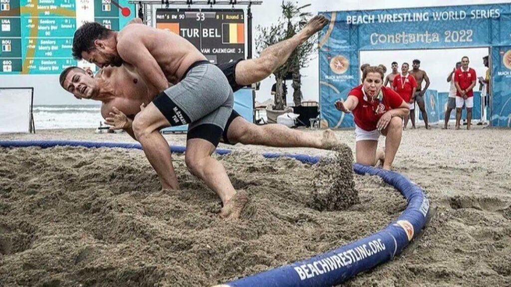 Plaj güreşinde dört madalya