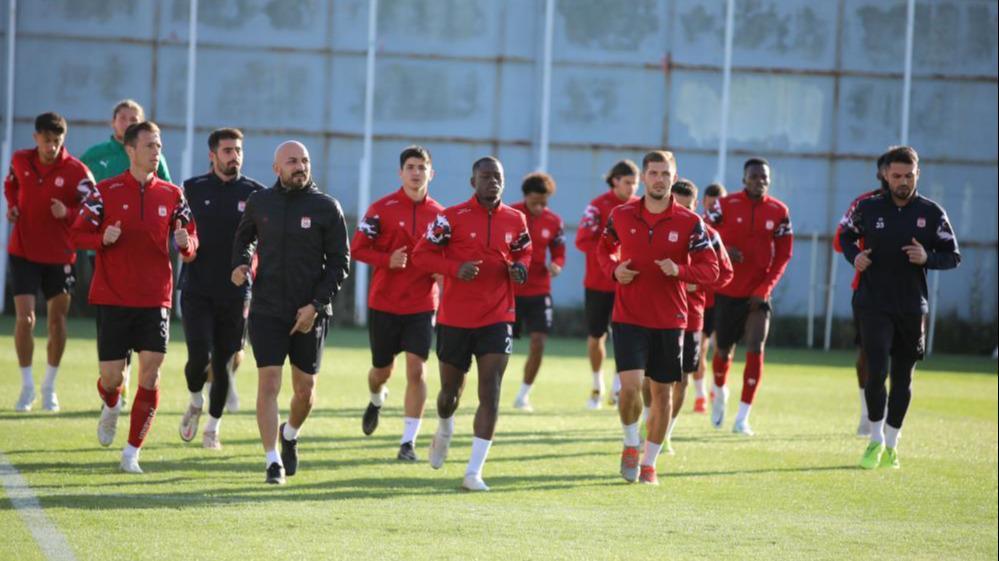 Sivasspor günü çift idmanla tamamladı