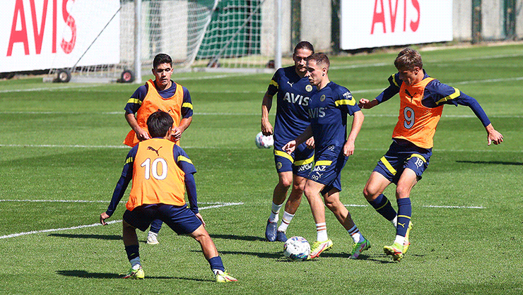 Son dakika Fenerbahçe haberi! Sarı lacivertlilere derbi öncesi Emre Mor müjdesi