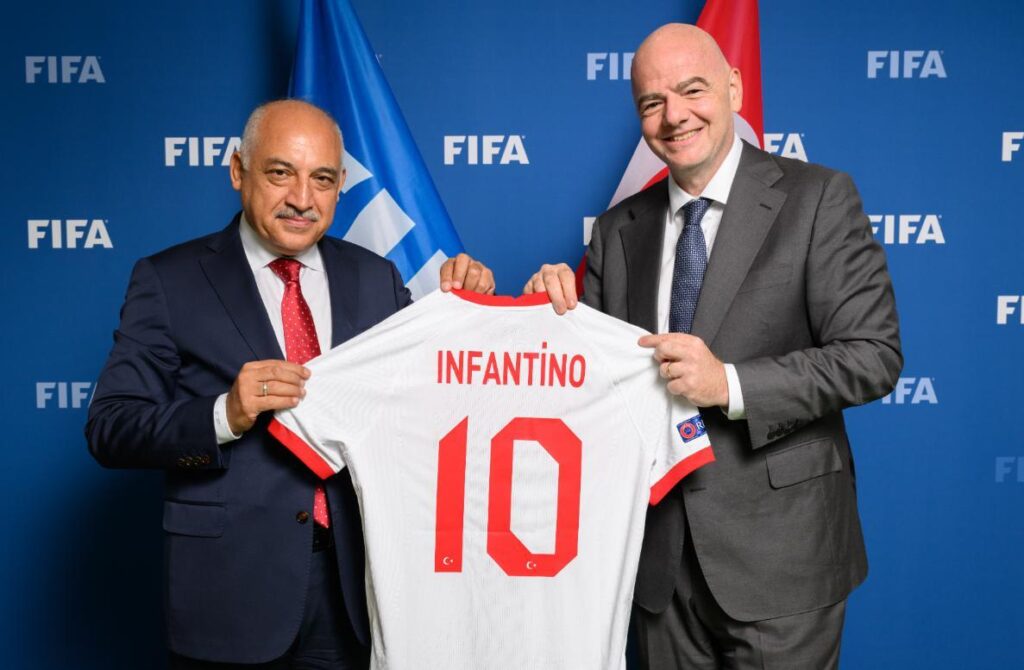TFF Başkanı Mehmet Büyükekşi, FIFA Başkanı Gianni Infantino ile buluştu