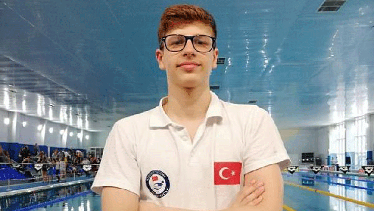 Yüzmede Batuhan Filiz dünya 2.’si!