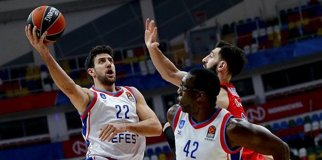 Anadolu Efes’in kaptanı Doğuş Balbay ve Vasilije Micic açıklamalarda bulundu