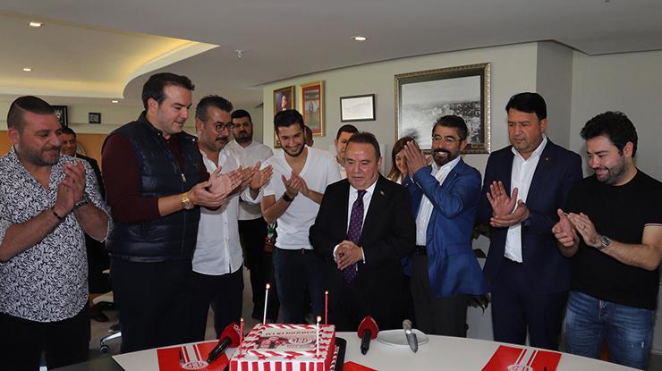 Antalyaspor’dan, Başkan Böcek’e doğum günü kutlaması