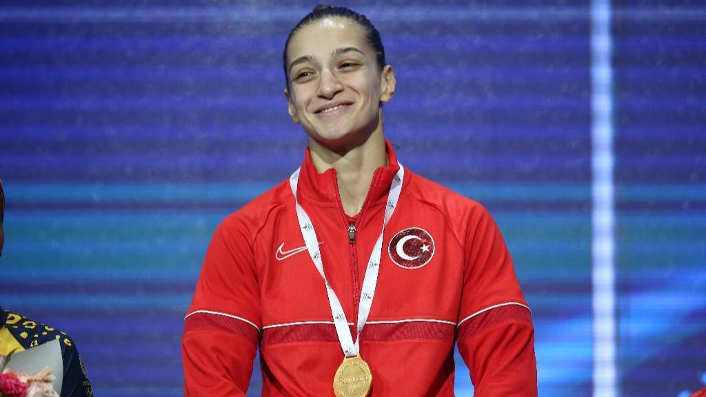 Ayşe Çağırır ve Buse Naz Çakıroğlu ringe çıkıyor