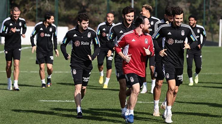 Beşiktaş antrenmanını Serdar Topraktepe yönetti