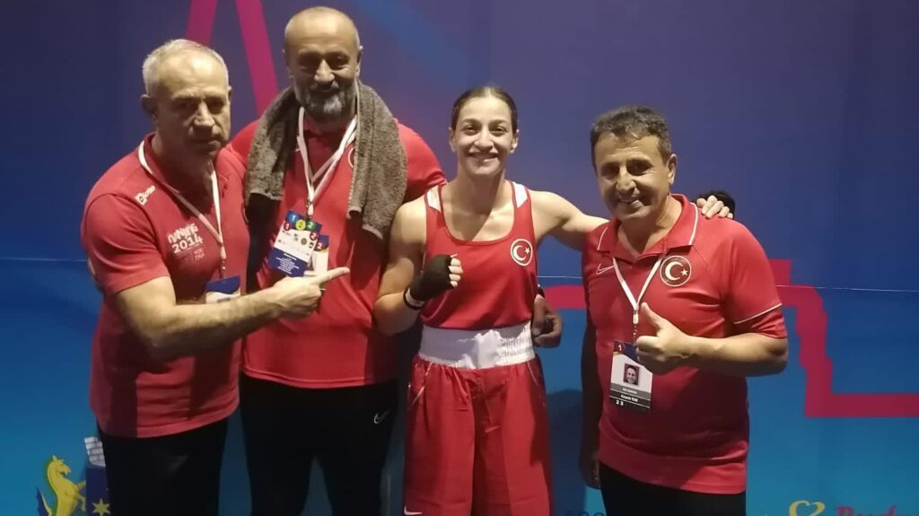 Buse Naz Çakıroğlu ve Ayşe Çağırır 2. turda